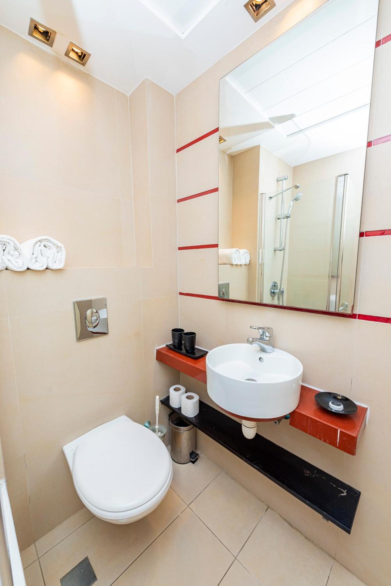 Hotel Basel Tel-Aviv Eksteriør bilde